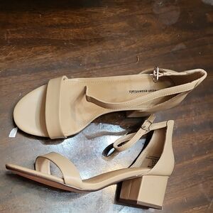 Amazon Essentials Tan Block Heel Sandals